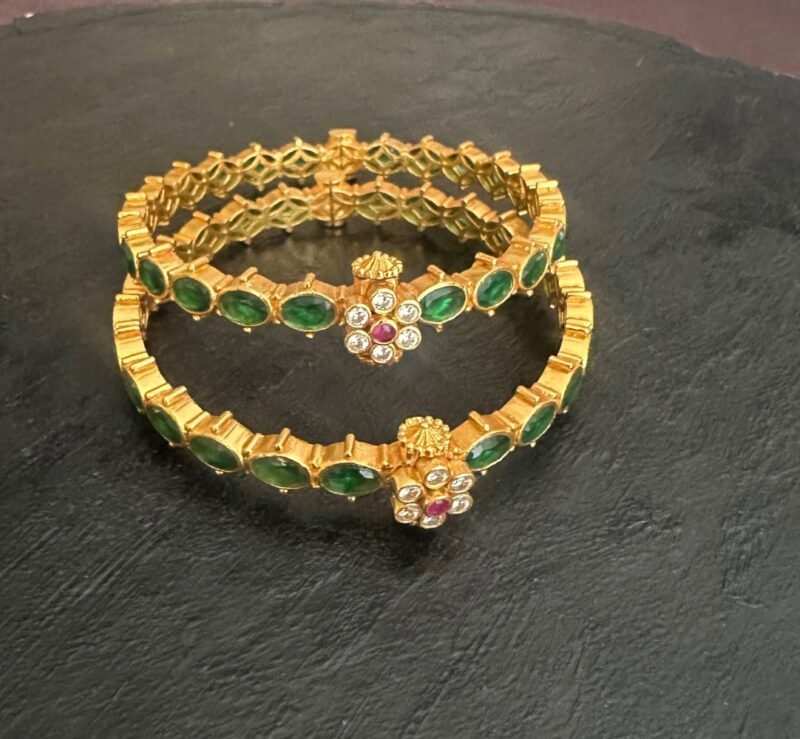 Flower bangle