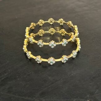 Diamond setting flower bangle