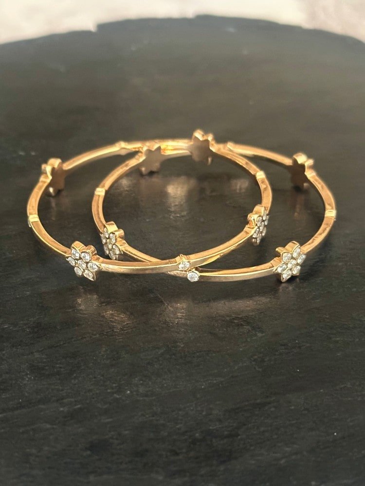 Flower Single Stone Rose Gold Bangle Flower Single Stone Rose Gold Bangle