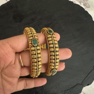 Antique Marakata Bangle