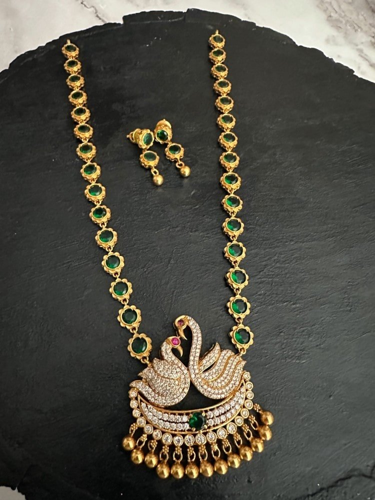 Green stone Swan Necklace set Green stone Swan Necklace set