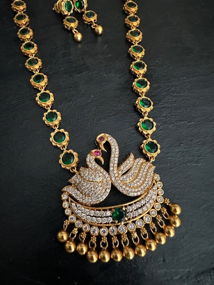 Green stone Swan Necklace set Green stone Swan Necklace set