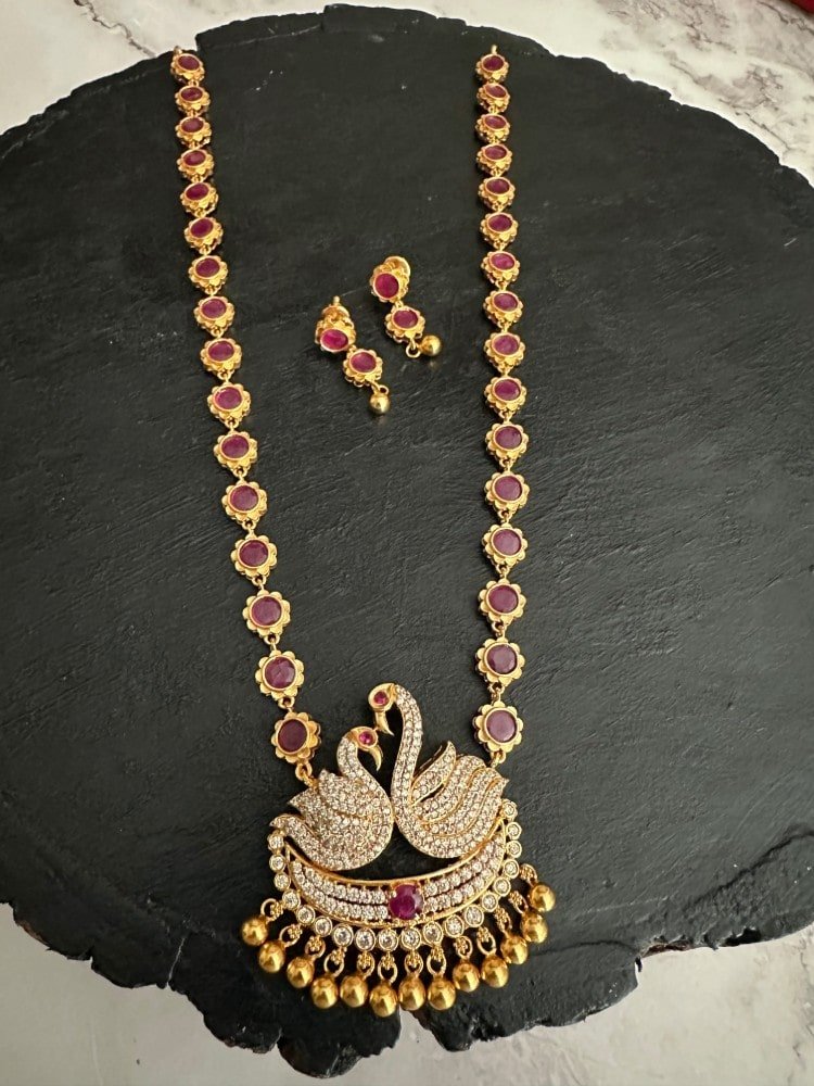 Ruby Stone Swan Necklace Set Ruby Stone Swan Necklace Set