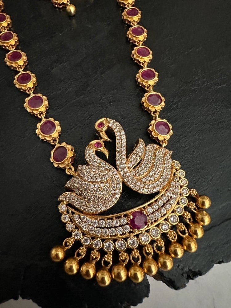 Ruby Stone Swan Necklace Set Ruby Stone Swan Necklace Set