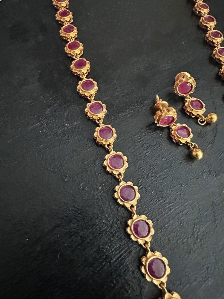 Ruby Stone Swan Necklace Set Ruby Stone Swan Necklace Set