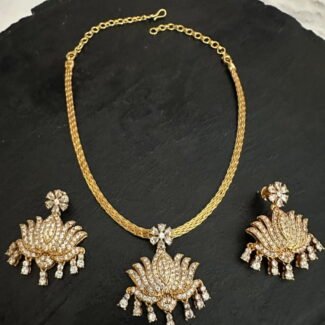 Lotus Attigai Necklace Set