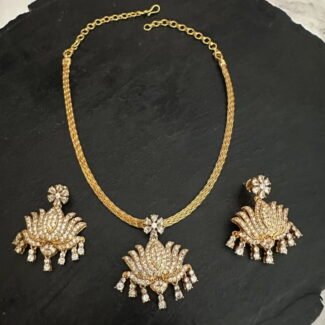 Lotus Attigai Necklace Set