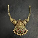 Flower Carvings Simple Necklace