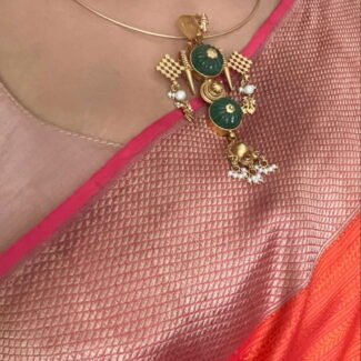 Kolhapuri emerald pendant Hasli necklace