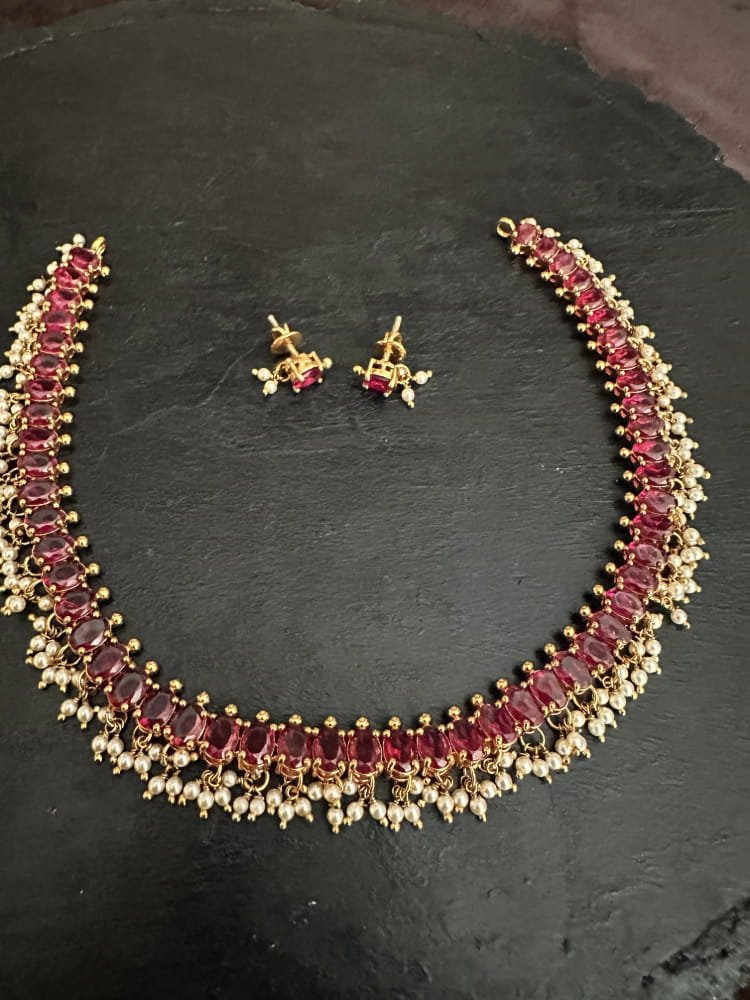 Ruby Oval Stone Necklace Set Ruby Oval Stone Necklace Set