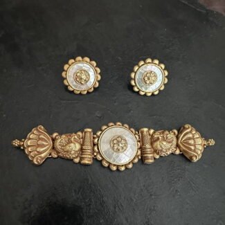 Kolhapuri White Stone Choker Set